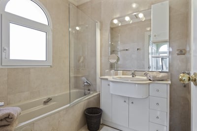 Luxury Villa Photo #25