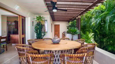 Luxury Villa Photo #12