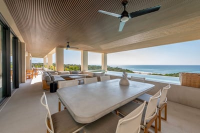 Luxury Villa Photo #6