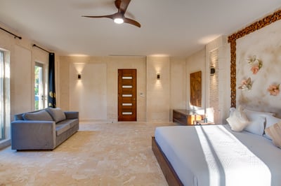 Luxury Villa Photo #47