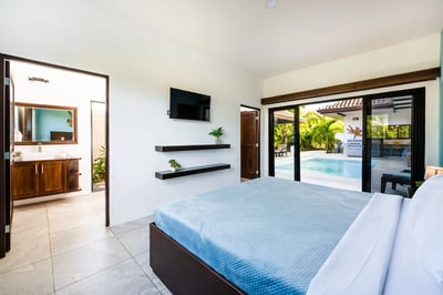 Luxury Villa Photo #19