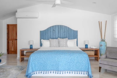 Luxury Villa Photo #15