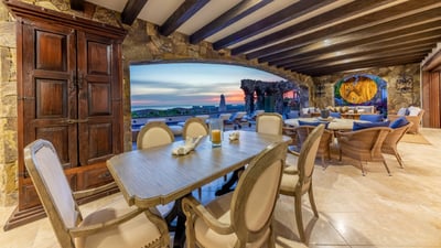 Luxury Villa Photo #15