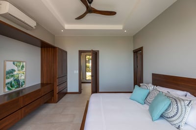 Luxury Villa Photo #34