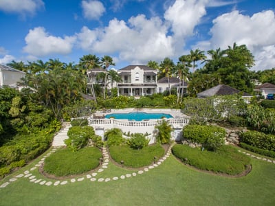 Luxury Villa Photo #3
