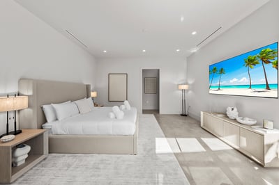 Luxury Villa Photo #39