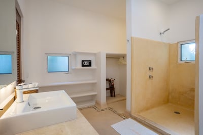 Luxury Villa Photo #49