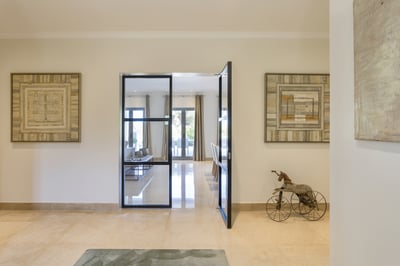 Luxury Villa Photo #30