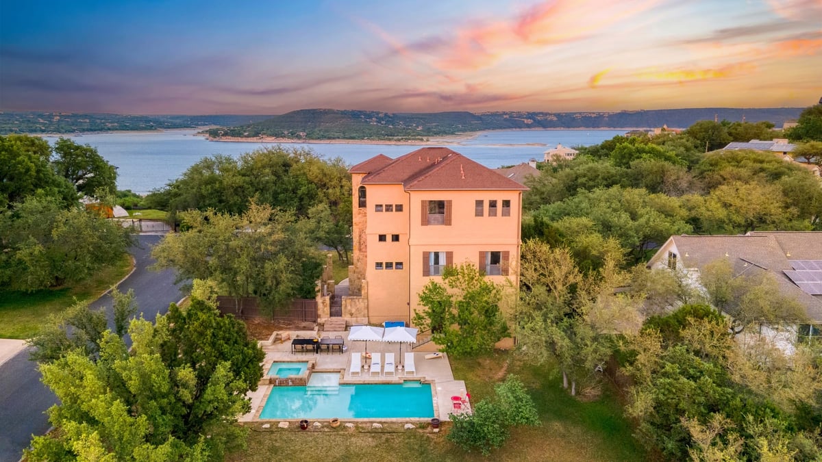 Austin,Hill Country Hideaway