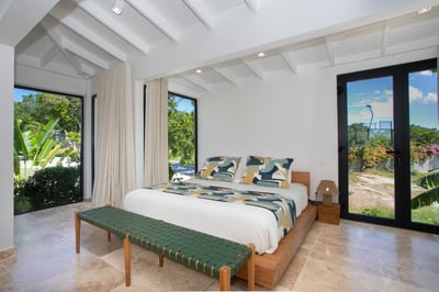 Luxury Villa Photo #27