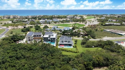 Luxury Villa Photo #2