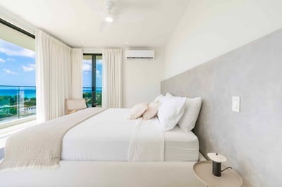 Luxury Villa Photo #26