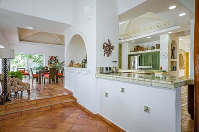 Luxury Villa Photo #17