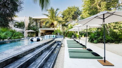 Luxury Villa Photo #13