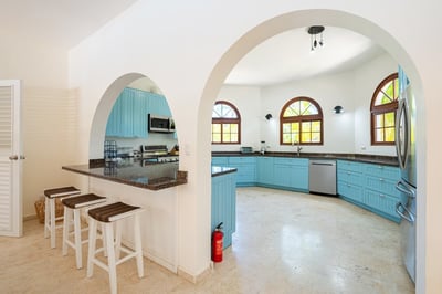 Luxury Villa Photo #16