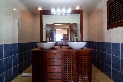 Luxury Villa Photo #14