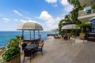 Luxury Villa Photo #15
