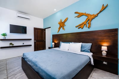 Luxury Villa Photo #16
