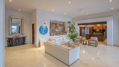 Luxury Villa Photo #24