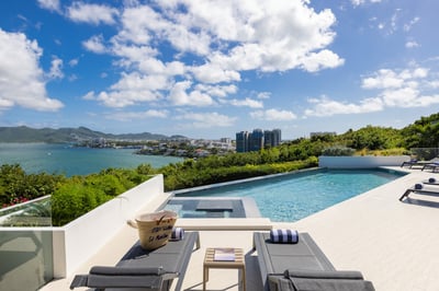 Luxury Villa Photo #6