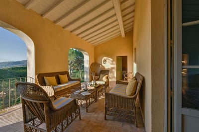 Luxury Villa Photo #7