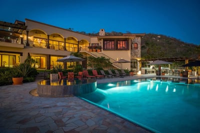 Luxury Villa Photo #4