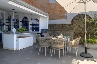 Luxury Villa Photo #18