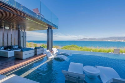 Luxury Villa Photo #8
