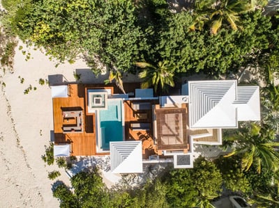 Turtle Cove,Beach Cake