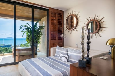 Luxury Villa Photo #39