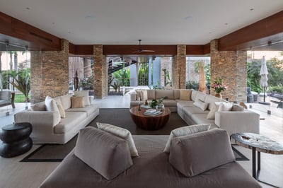 Luxury Villa Photo #22