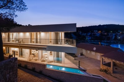 Luxury Villa Photo #7