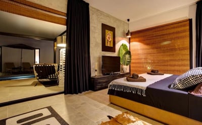 Luxury Villa Photo #25