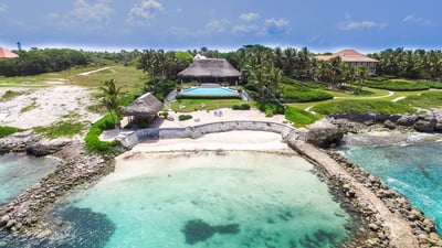 Luxury Villa Photo #2