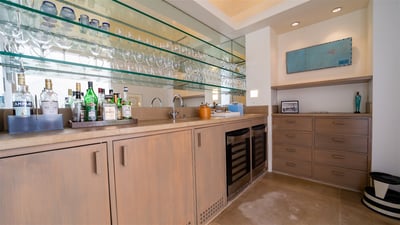 Luxury Villa Photo #34