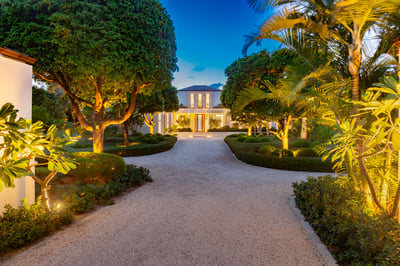 Luxury Villa Photo #10