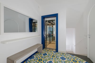 Luxury Villa Photo #30