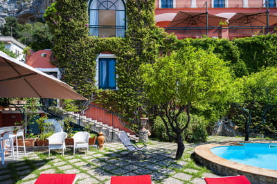 Luxury Villa Photo #4