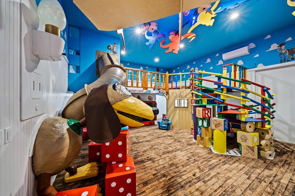 Paradise Palisade Estate