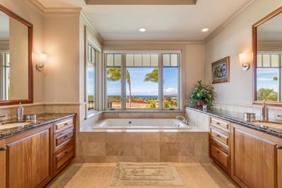 Luxury Villa Photo #18