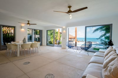 Luxury Villa Photo #27