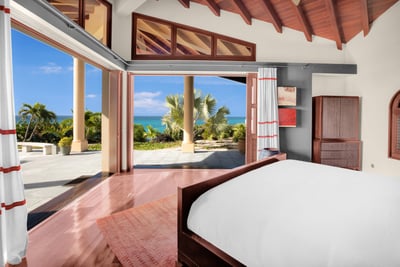 Luxury Villa Photo #37