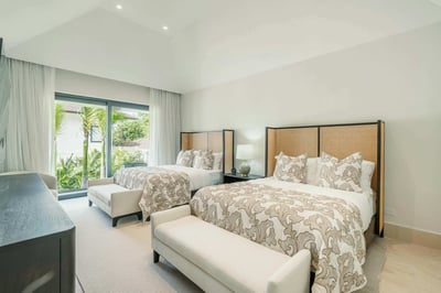 Luxury Villa Photo #41