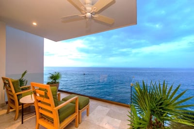 Luxury Villa Photo #18