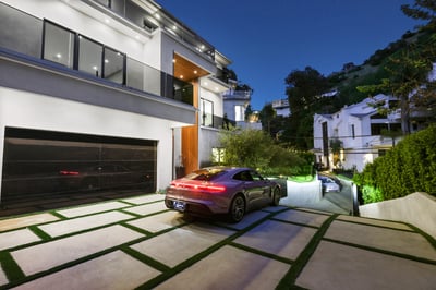 Luxury Villa Photo #6