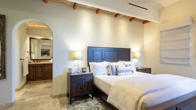 Luxury Villa Photo #38
