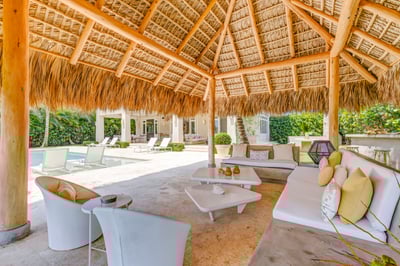 Luxury Villa Photo #14