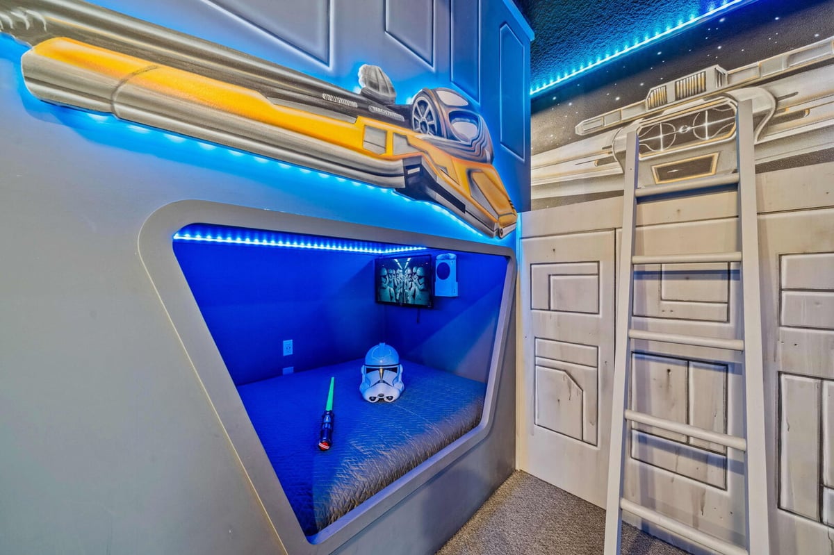 Adventure Galaxy Lodge