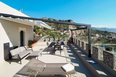 Luxury Villa Photo #11