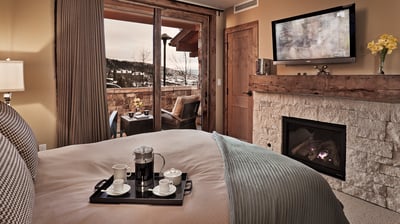Guest Suite with King or Two Twin Beds